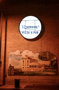 St. Charles Riverside Pizza and Pub © Bobbi Rose Photography
